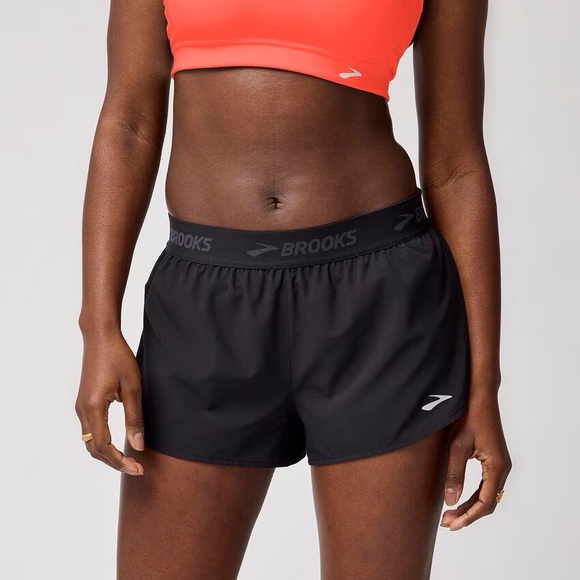 Brooks Women's Breakaway Black Shorts 2.5” - Picture 6 of 7